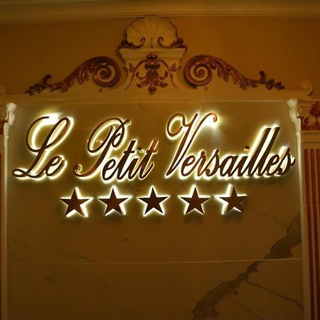 Le Petit Versailles Vernon  Kültér fotó